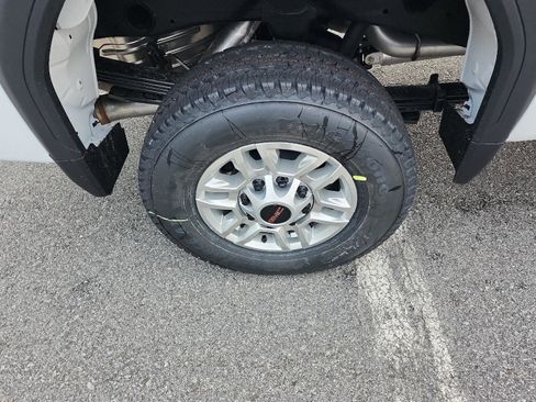 New 2026 GMC Sierra 2500 Pro AWD/4WD image 5