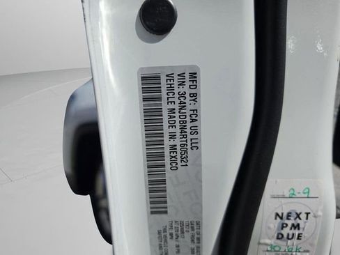 Certified 2024 Jeep Compass Latitude image 16