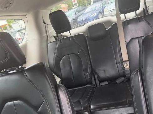 Used 2020 Chrysler Voyager Lxi FWD image 11