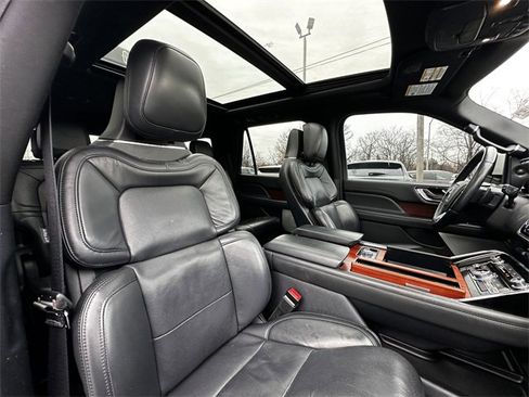Certified 2022 Lincoln Navigator Reserve image 33