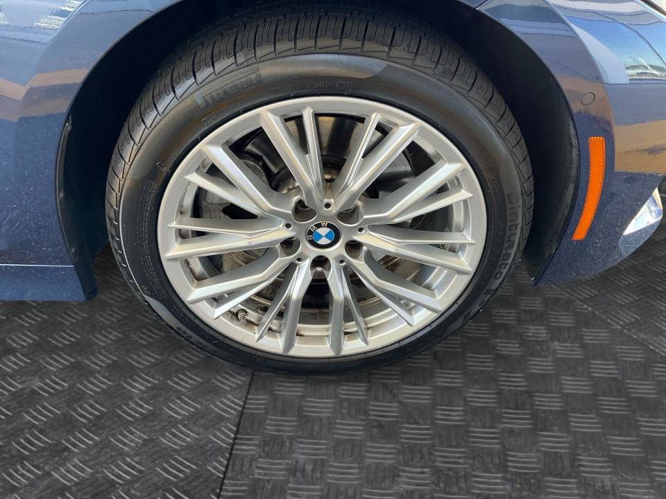 Used 2024 BMW 330i xDrive Sedan w/ Premium Package AWD/4WD image 25