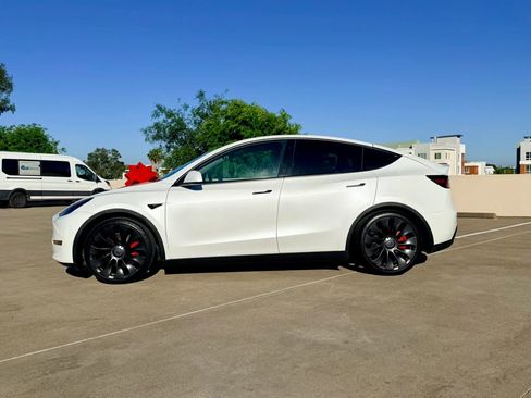 Used 2022 Tesla Model Y Performance image 6