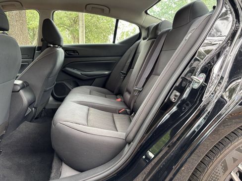 Used 2025 Nissan Altima 2.5 SV FWD image 25