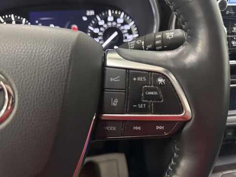 Used 2020 Toyota Highlander Limited image 30