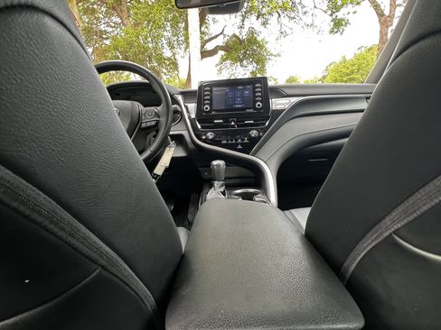 Used 2023 Toyota Camry SE image 38