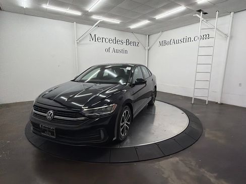 Used 2022 Volkswagen Jetta Sport FWD image 3