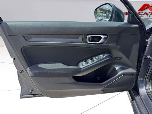 Used 2023 Honda Civic Sport image 18