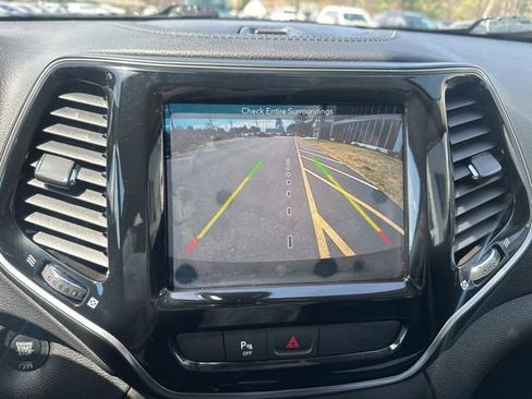 Used 2019 Jeep Cherokee Limited AWD/4WD image 22