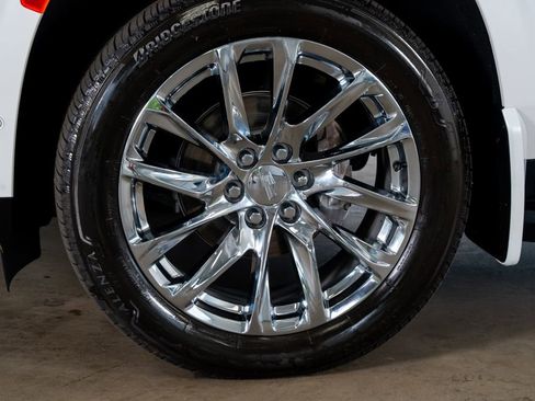 Used 2021 Cadillac Escalade Premium Luxury AWD/4WD image 10