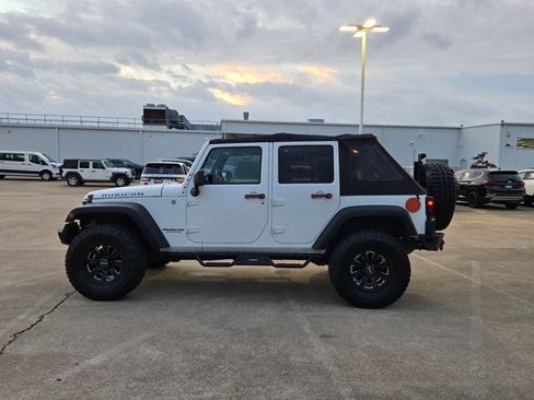 Used 2014 Jeep Wrangler Unlimited Rubicon w/ Connectivity Group image 6