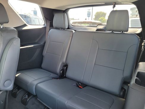 Used 2020 Chevrolet Traverse LT w/ Driver Confidence II Package AWD/4WD image 12