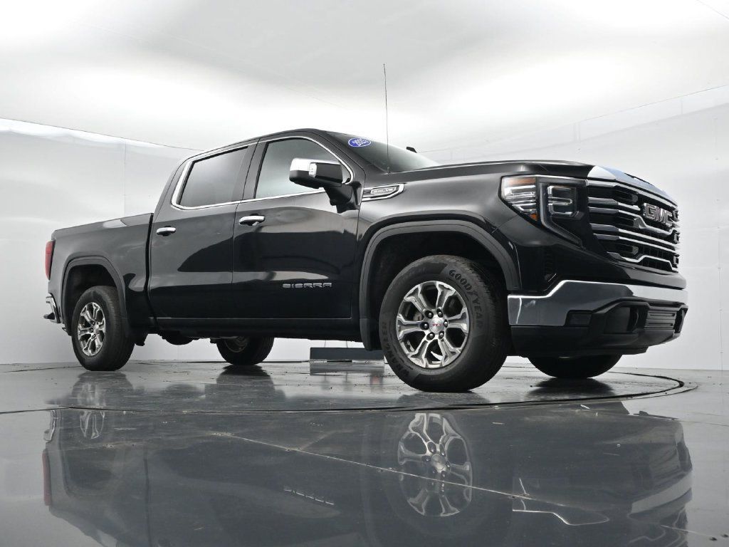 Used 2025 GMC Sierra 1500 SLT RWD image 27