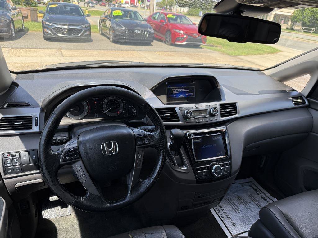 Used 2015 Honda Odyssey Touring image 14