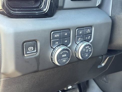 Used 2024 GMC Sierra 2500 AT4 w/ AT4 Premium Plus Package image 33