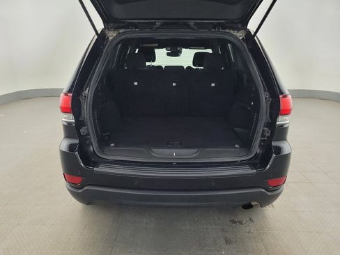 Used 2021 Jeep Grand Cherokee Laredo AWD/4WD image 29