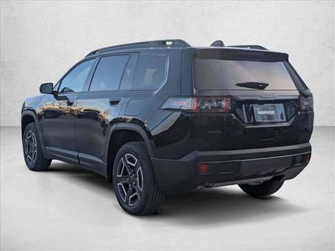 New 2026 Jeep Cherokee Laredo image 9