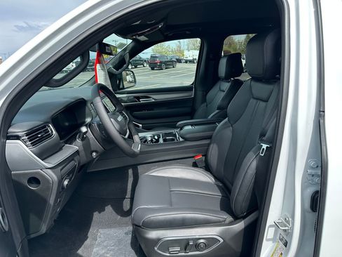 New 2026 Jeep Grand Wagoneer Limited AWD/4WD image 14