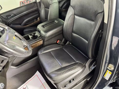 Used 2019 Chevrolet Suburban LT AWD/4WD image 36
