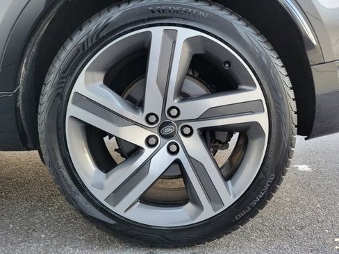 Used 2023 Land Rover Discovery Metropolitan Edition image 26