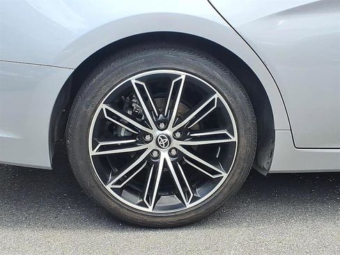 Used 2022 Toyota Avalon Touring FWD image 8