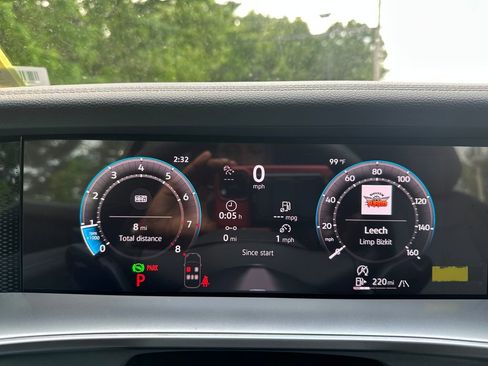 New 2026 Volkswagen Tiguan SE R-Line AWD/4WD image 13