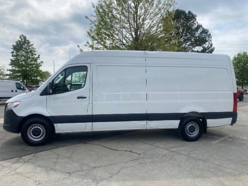Used 2023 Mercedes-Benz Sprinter 2500 image 2
