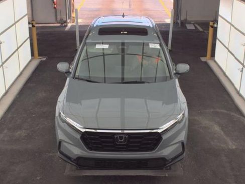 Used 2025 Honda CR-V EX image 2