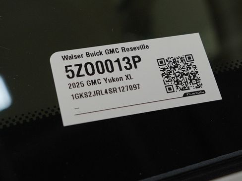 Used 2025 GMC Yukon XL Denali w/ Denali Reserve Package image 34