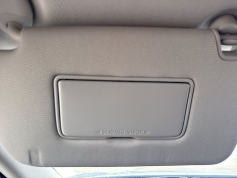 Used 2020 Nissan Rogue SV image 24