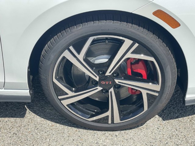 New 2026 Volkswagen GTI SE FWD image 30