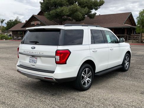 Used 2024 Ford Expedition XLT RWD image 6