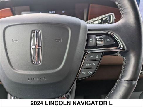 Used 2024 Lincoln Navigator L Reserve AWD/4WD image 14