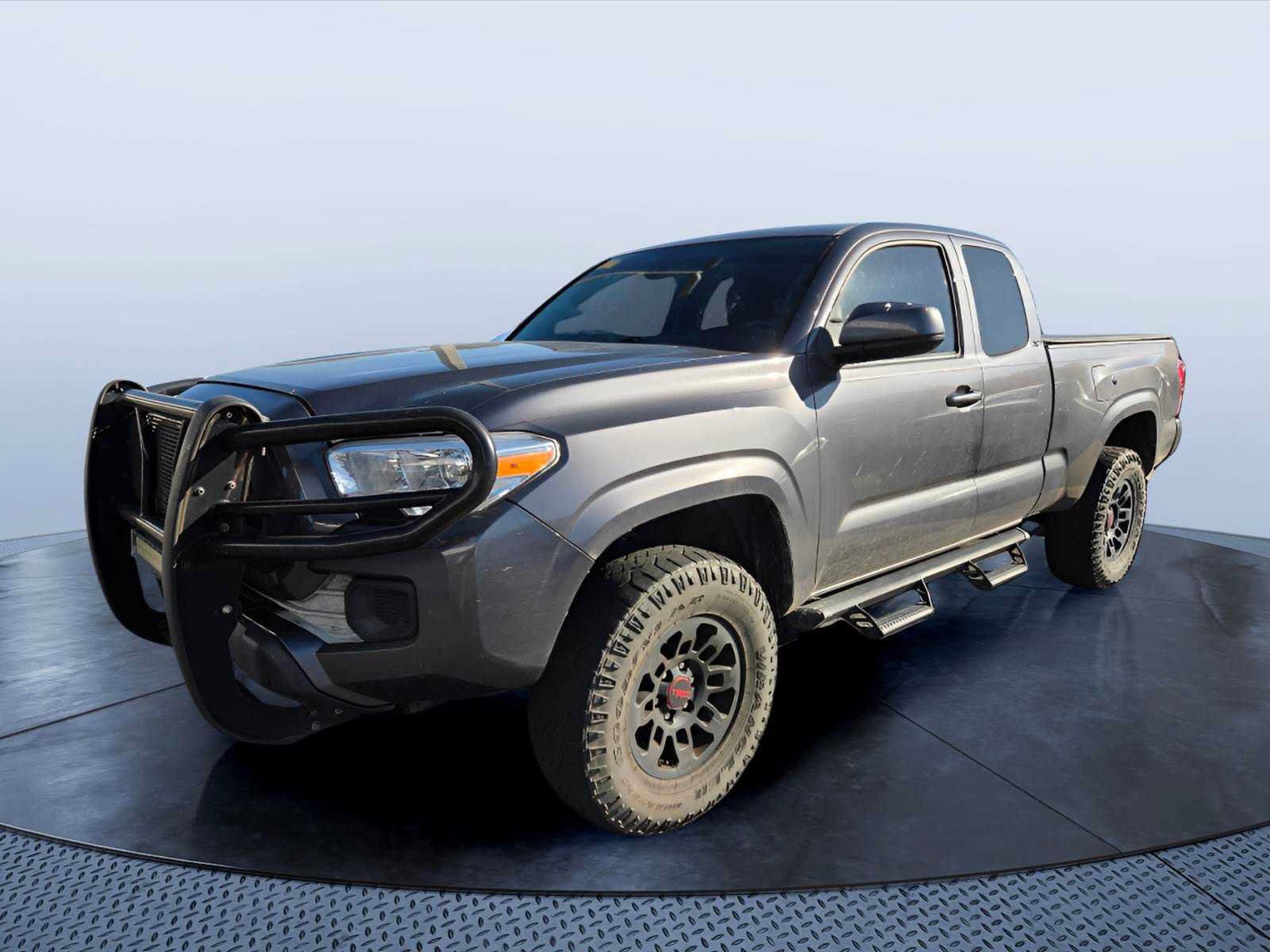 Used 2022 Toyota Tacoma SR RWD image 2