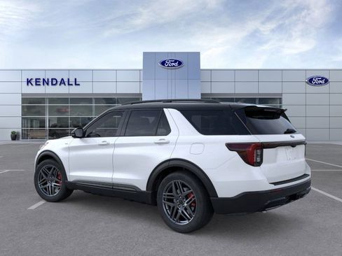 Used 2025 Ford Explorer ST-Line w/ Premium Package image 4