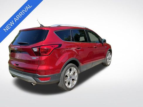 Used 2019 Ford Escape Titanium FWD image 4
