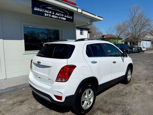 Used 2019 Chevrolet Trax LT w/ LT Convenience Package image 11