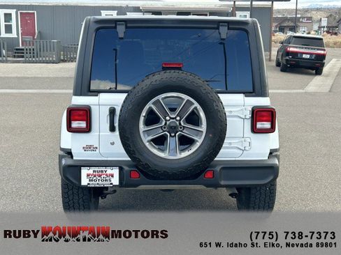 Used 2018 Jeep Wrangler Unlimited Sahara w/ Cold Weather Group image 6