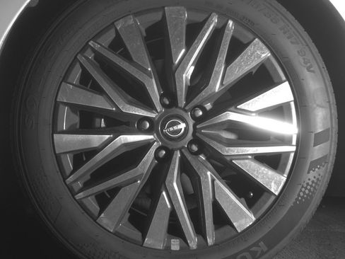 Used 2025 Nissan Altima 2.5 SV FWD image 12