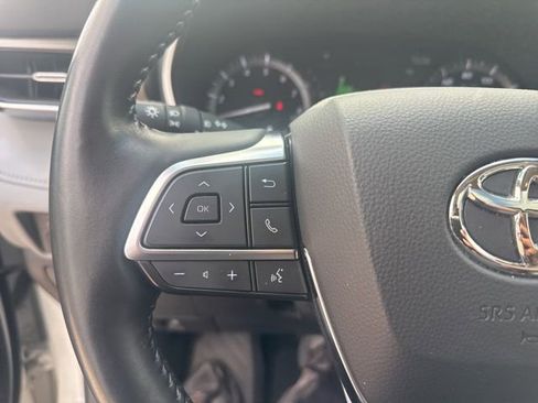 Used 2021 Toyota Highlander Limited FWD image 18