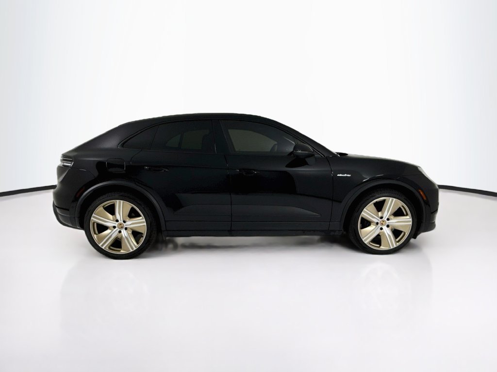 Certified 2024 Porsche Macan 4 Electric AWD/4WD image 8