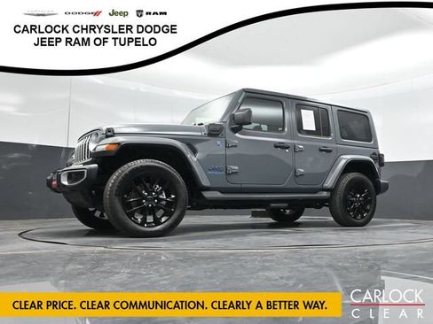 Used 2025 Jeep Wrangler Unlimited Sahara AWD/4WD image 41