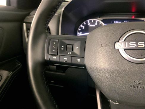 Used 2025 Nissan Rogue SV AWD/4WD image 19