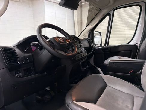 Used 2025 RAM ProMaster 2500 w/ Convenience Group FWD image 7