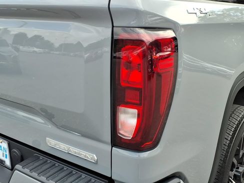 Certified 2024 GMC Sierra 1500 Elevation w/ LPO, Elevation Black Package AWD/4WD image 9