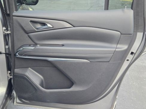 Certified 2025 Chevrolet Traverse LT image 8