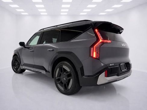 Used 2024 Kia EV9 GT-Line AWD/4WD image 9