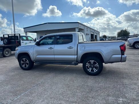 Used 2018 Toyota Tacoma TRD Sport RWD image 8