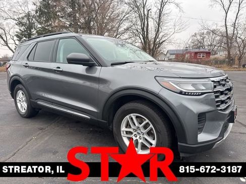 Used 2025 Ford Explorer Active image 1