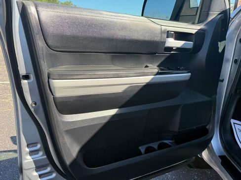 Used 2019 Toyota Tundra SR5 image 9
