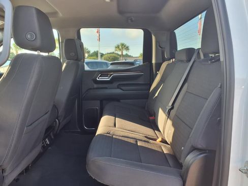 Used 2025 Chevrolet Silverado 1500 LT AWD/4WD image 18